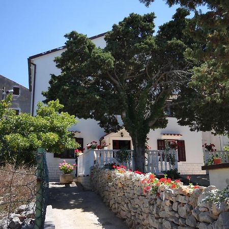 Apartments And Rooms With Parking Space Cunski, Losinj - 2498 المظهر الخارجي الصورة