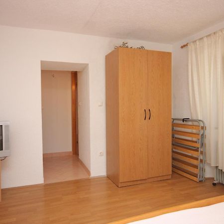 Apartments And Rooms With Parking Space Cunski, Losinj - 2498 الغرفة الصورة
