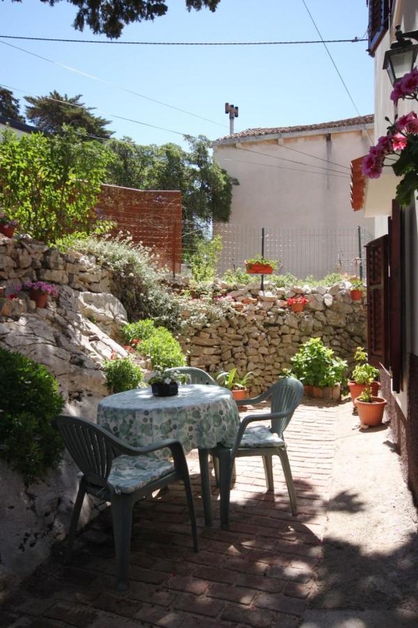 Apartments And Rooms With Parking Space Cunski, Losinj - 2498 المظهر الخارجي الصورة