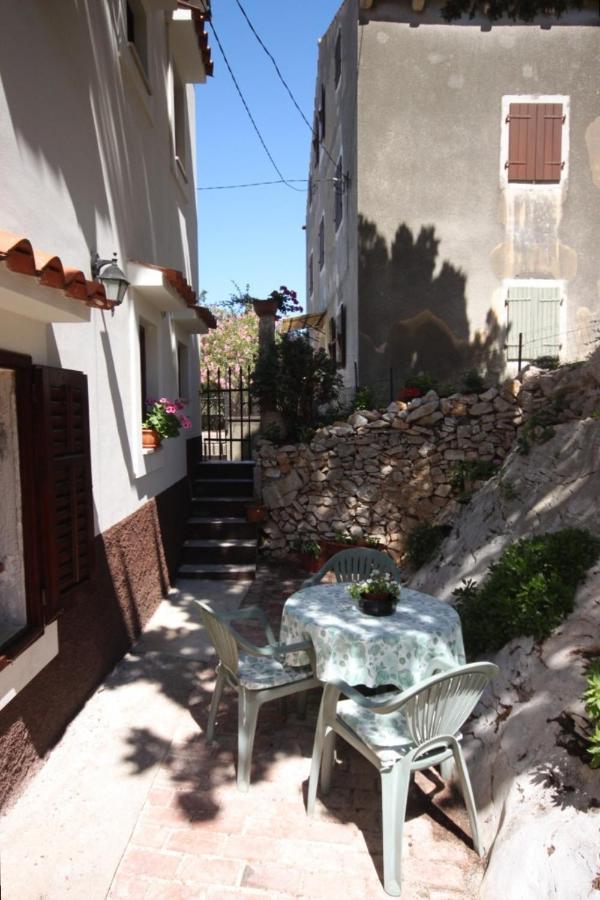 Apartments And Rooms With Parking Space Cunski, Losinj - 2498 المظهر الخارجي الصورة
