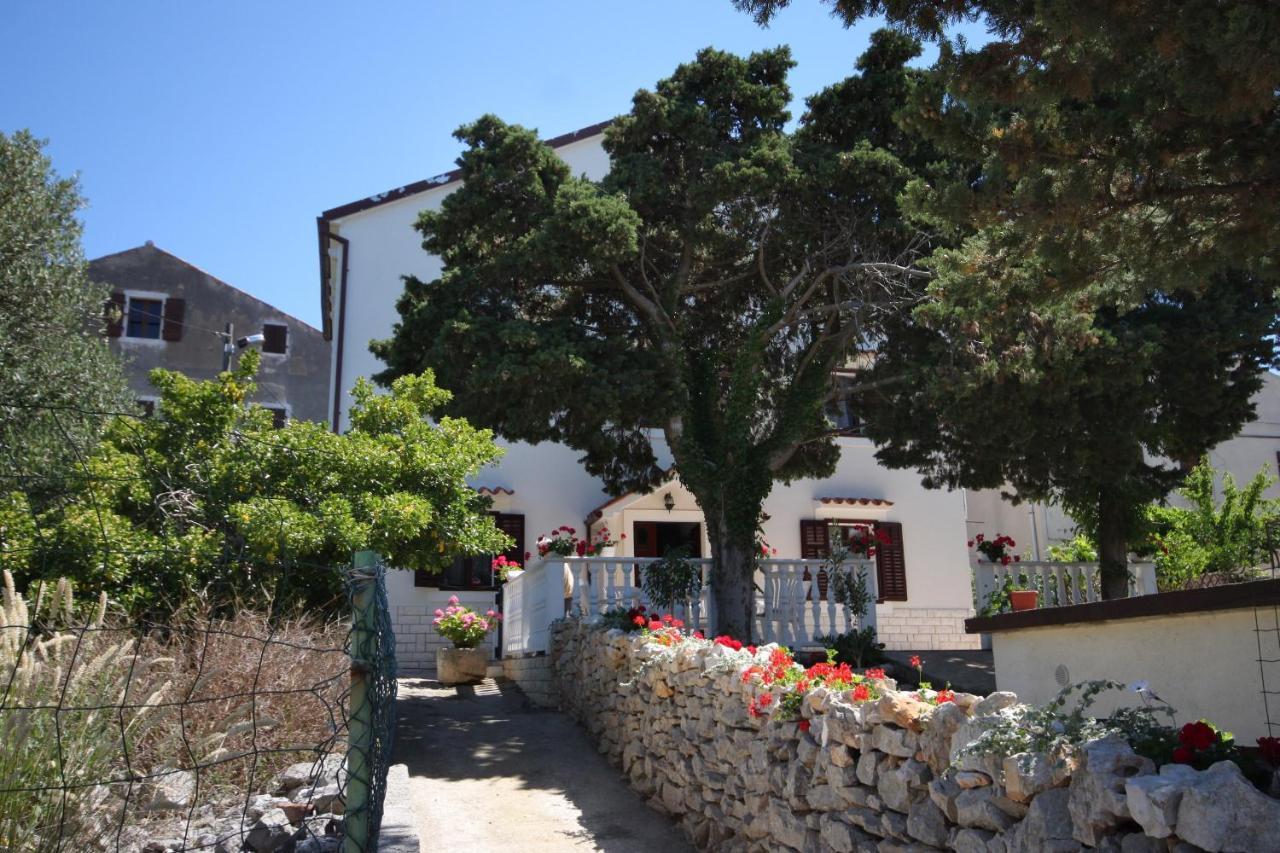 Apartments And Rooms With Parking Space Cunski, Losinj - 2498 المظهر الخارجي الصورة