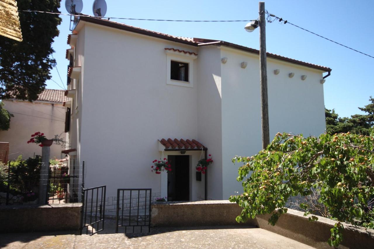 Apartments And Rooms With Parking Space Cunski, Losinj - 2498 المظهر الخارجي الصورة