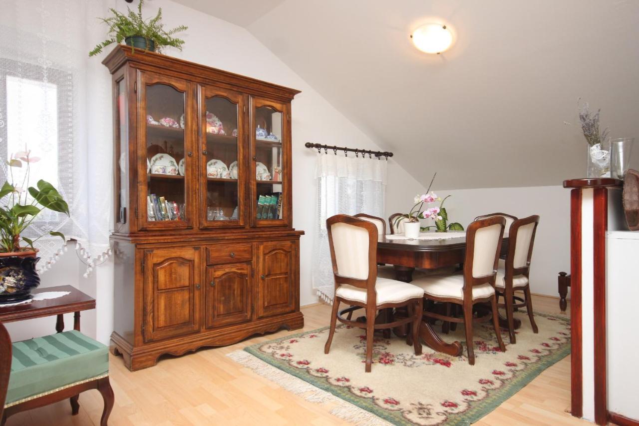 Apartments And Rooms With Parking Space Cunski, Losinj - 2498 المظهر الخارجي الصورة