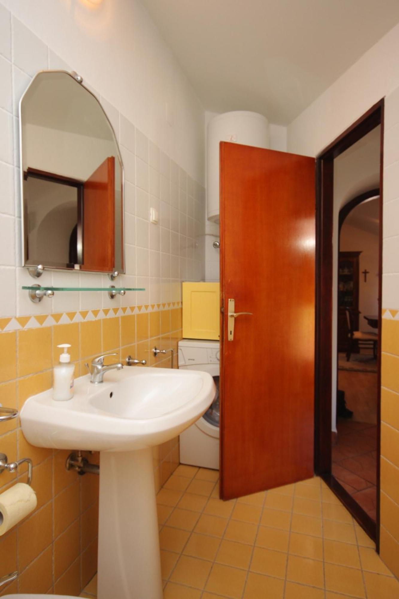 Apartments And Rooms With Parking Space Cunski, Losinj - 2498 الغرفة الصورة